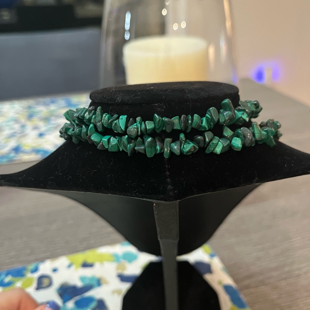 35” green malachite necklace - Picture 2 of 3